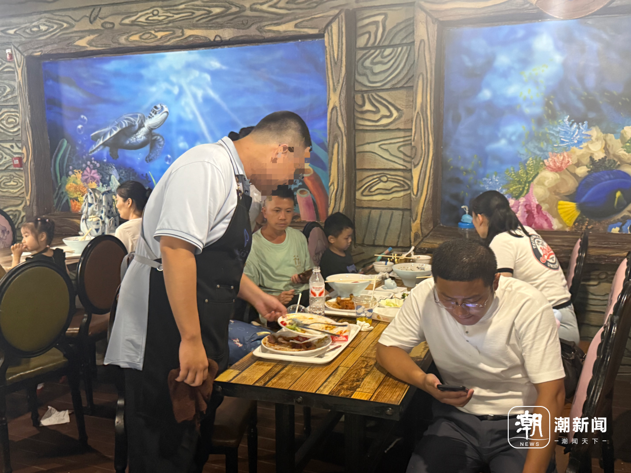 百余“小精灵”在云南山坳里造童话