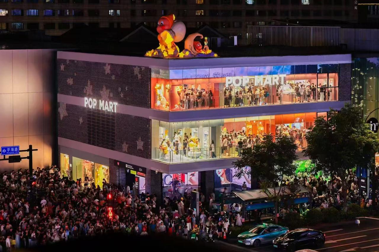泡泡玛特杭州湖滨银泰in77旗舰店。上城区商务局供图.jpg