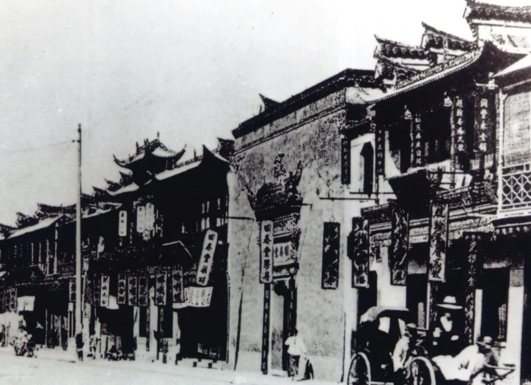 2110200851510267904.webp 图片