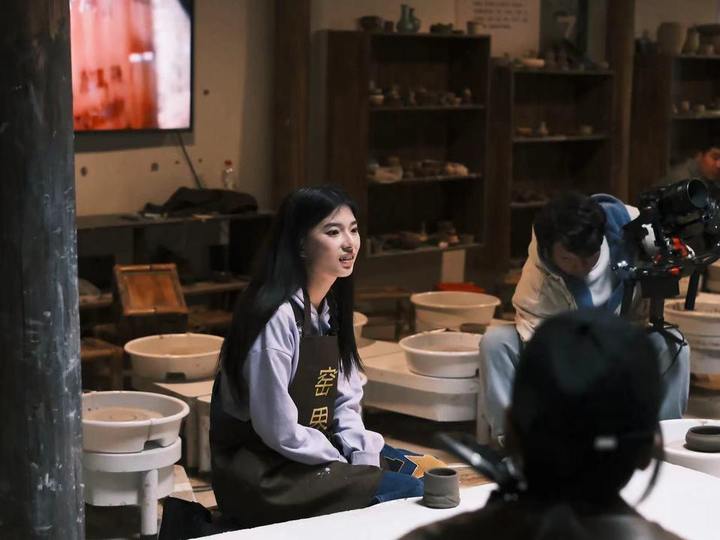 《带你去个好地方》入选广电总局“跟着微短剧去旅行”计划